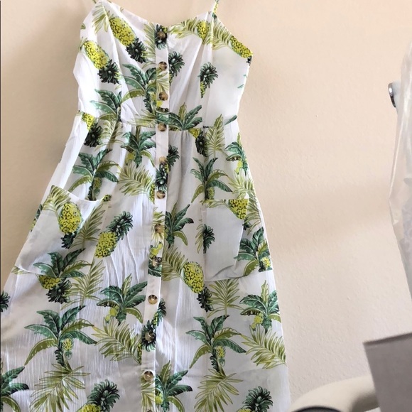 Pineapple Button dress - Picture 7 of 8